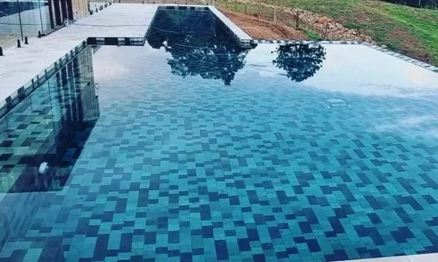 Piedra Verde Sukabumi: 6 Secretos Asombrosos para Diseñar una Piscina de Lujo