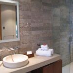 5 Razones para Elegir Mármol Gris en el Diseño de Interiores Moderno