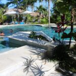 ¿Por qué OUTRIGGER Resorts Apuesta por la Piedra Green Sukabumi en sus Piscinas?